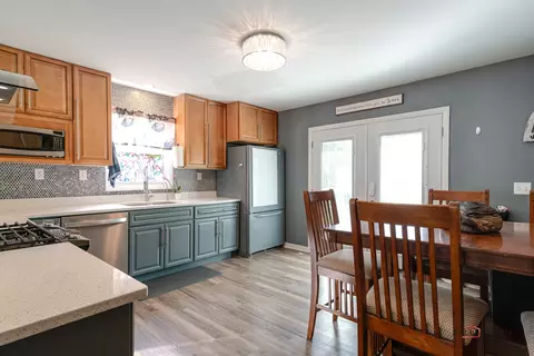 Kitchen - 411 Santa Barbara Rd, Lakemoor, IL 60051 photo 2 of 4