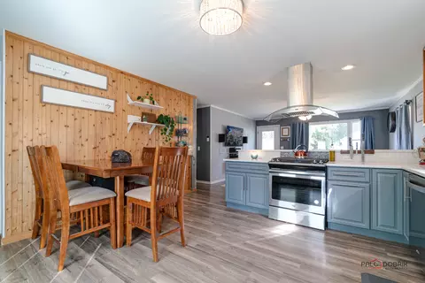 Kitchen - 411 Santa Barbara Rd, Lakemoor, IL 60051 photo 4 of 4