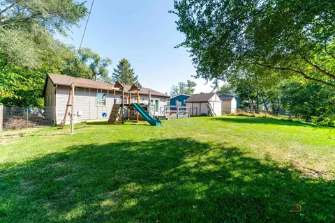 Exterior - 411 Santa Barbara Rd, Lakemoor, IL 60051 photo 4 of 4