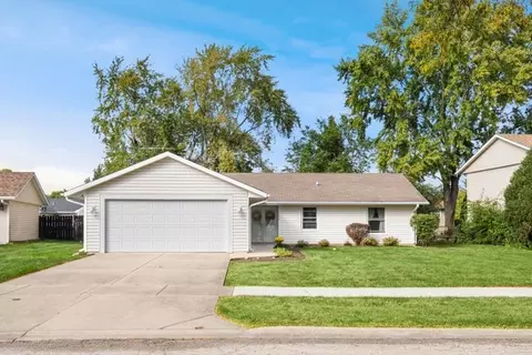 648 Springfield Ct, Roselle, IL 60172