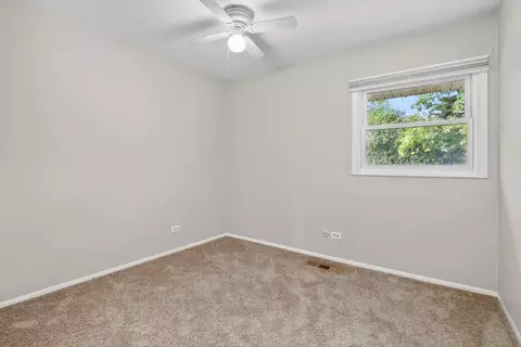 Bedroom - 648 Springfield Ct, Roselle, IL 60172 photo 6 of 7