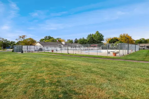 Exterior - 648 Springfield Ct, Roselle, IL 60172 photo 4 of 5