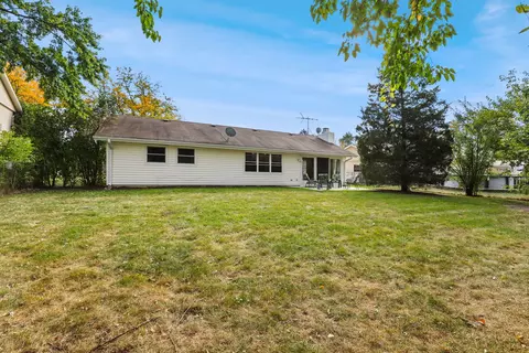 Exterior - 648 Springfield Ct, Roselle, IL 60172 photo 3 of 5