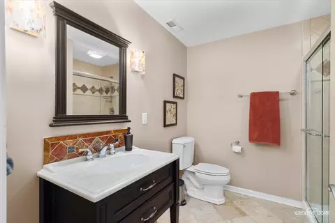 Bath - 39 E W274 E Mallory Dr, Geneva, IL 60134 photo 5 of 5