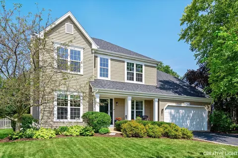 39 E W274 E Mallory Dr, Geneva, IL 60134