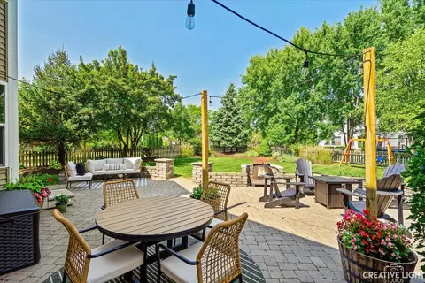 Exterior - 39 E W274 E Mallory Dr, Geneva, IL 60134 photo 3 of 6