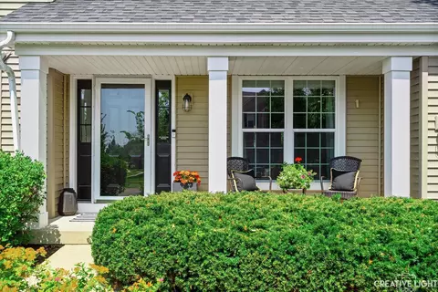 Exterior - 39 E W274 E Mallory Dr, Geneva, IL 60134 photo 2 of 6