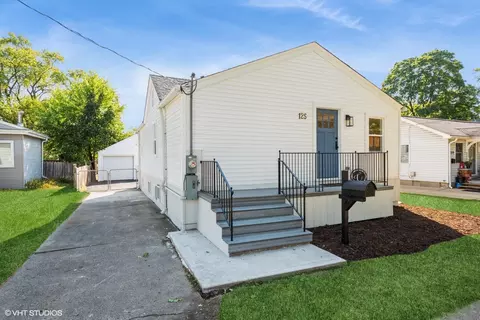 125 S Edison Ave, Elgin, IL 60123