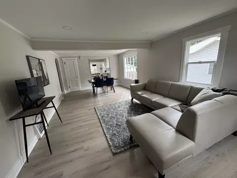 125 S Edison Ave, Elgin, IL 60123 photo 4