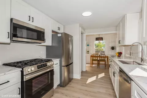 125 S Edison Ave, Elgin, IL 60123 photo 8