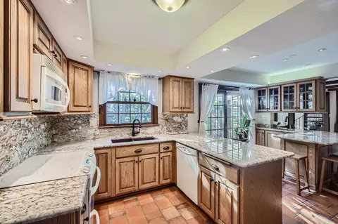 1925 Jamestown Ln, Elgin, IL 60123 photo 8