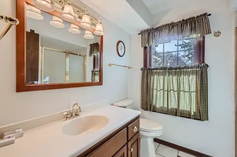 1925 Jamestown Ln, Elgin, IL 60123 photo 21