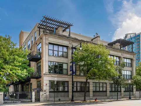 1525 S Michigan Ave #111, Chicago, IL 60605