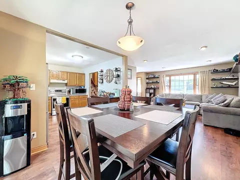 5402 Abbey Dr, Mchenry, IL 60050 photo 4