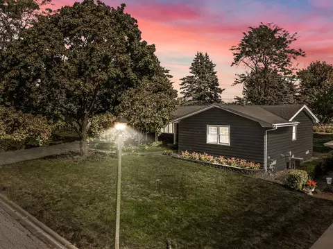 Exterior - 206 Bird Ct, Normal, IL 61761 photo 2 of 14