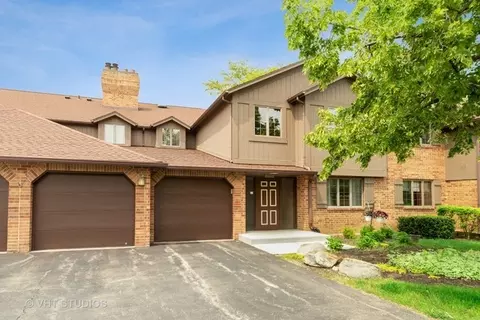 7938 W Lakeview Ct #2B, Palos Heights, IL 60463