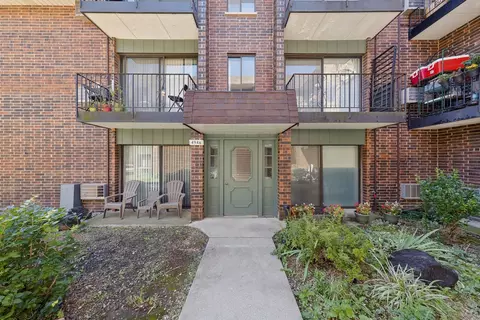 4946 Douglas Rd #301, Downers Grove, IL 60515