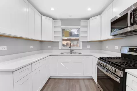 Kitchen - 2811 Stafford Dr, Markham, IL 60428 photo 2 of 2