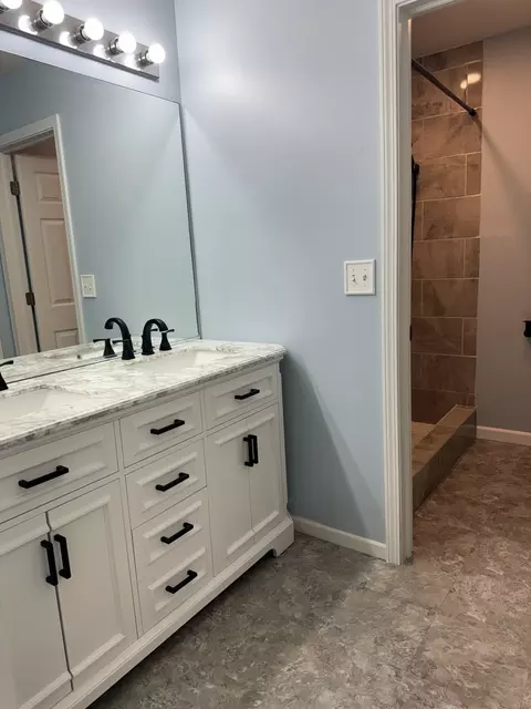 Bath - 2238 Margaret Dr, Montgomery, IL 60538 photo 3 of 4