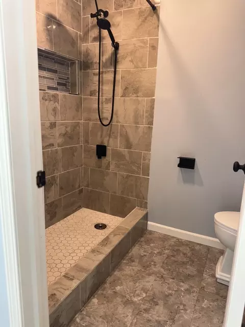 Bath - 2238 Margaret Dr, Montgomery, IL 60538 photo 2 of 4