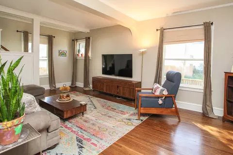 Living - 310 S State St, Bloomington, IL 61701 photo 2 of 3