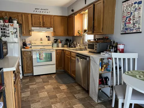Kitchen - 1308 Challis Dr, Bloomington, IL 61704 photo 2 of 2