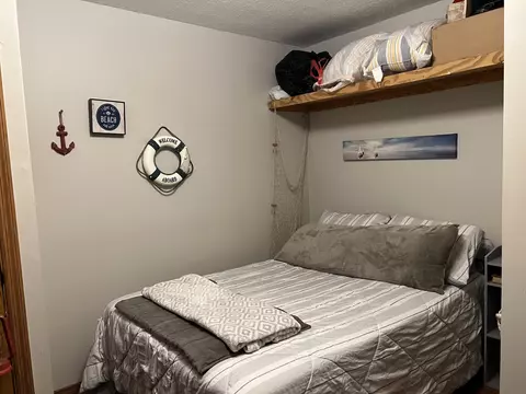 Bedroom - 1308 Challis Dr, Bloomington, IL 61704 photo 3 of 4