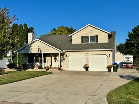 1854 Laverne Dr, Lake Holiday, IL 60548