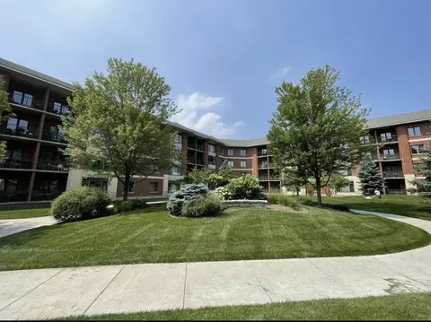 855 E 22nd St #113, Lombard, IL 60148