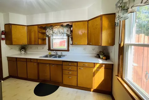 220 W Delaware St, Dwight, IL 60420 photo 7