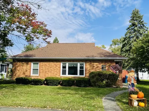 220 W Delaware St, Dwight, IL 60420