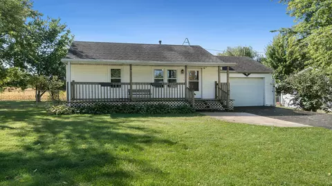 330 E Grove St, Capron, IL 61012