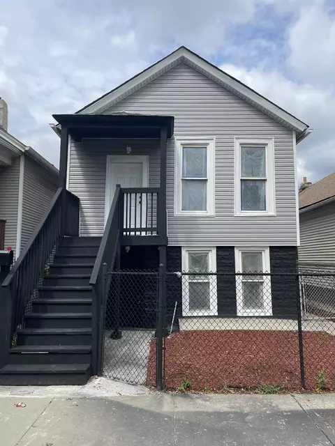 4040 W Carroll Ave, Chicago, IL 60624