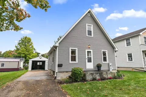 708 Edward St, Sycamore, IL 60178