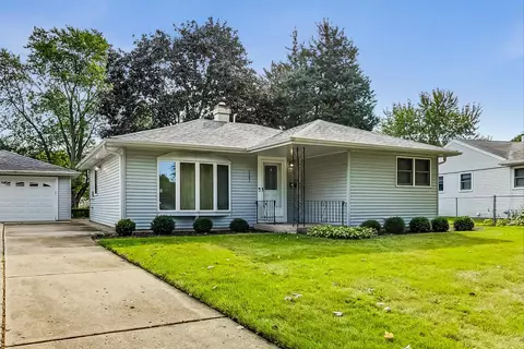 2702 Owl Ln, Rolling Meadows, IL 60008