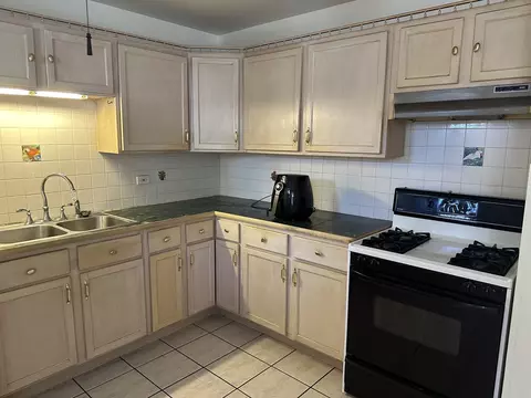 Kitchen - 16515 S Ashland Ave, Markham, IL 60428 photo 1 of 4