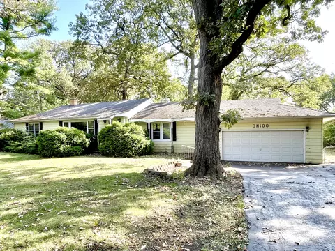 3 N100 Lakewood Dr, West Chicago, IL 60185