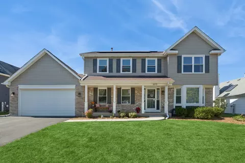 1172 Winding Glen Dr, Carol Stream, IL 60188