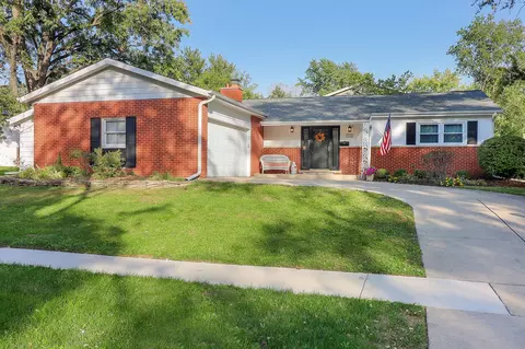 7035 Sierra Dr, Darien, IL 60561