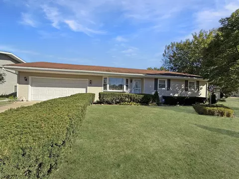 617 Briarcliff Dr, Rantoul, IL 61866
