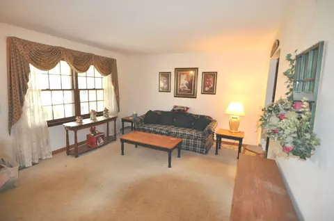 908 Scott St, Algonquin, IL 60102 photo 3