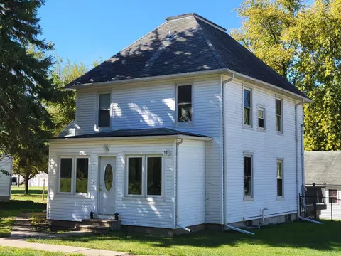 202 S Birch St, Wenona, IL 61377