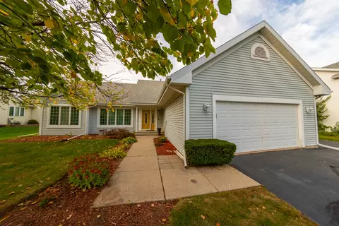 7984 Slater Dr, Rockford, IL 61108