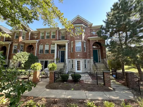 2642 Blakely Ln, Naperville, IL 60540