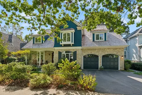 319 E North Ave, Lake Bluff, IL 60044