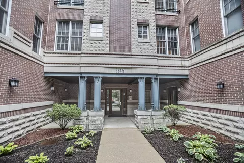 3845 N Ashland Ave #2E, Chicago, IL 60613