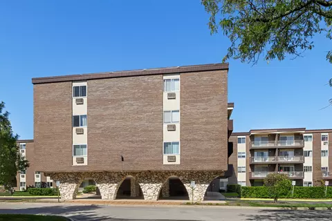 1311 S Finley Rd #205, Lombard, IL 60148