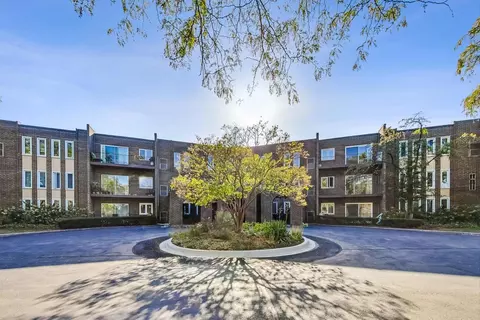 1500 Sandstone Dr #316, Wheeling, IL 60090