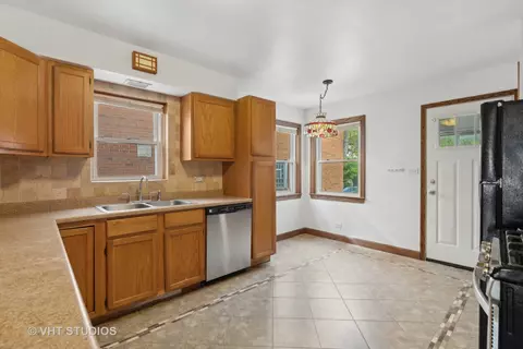 413 Custer Ave, Evanston, IL 60202 photo 5