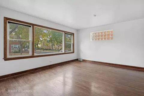 413 Custer Ave, Evanston, IL 60202 photo 2